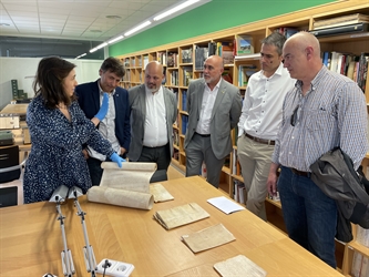 L’Arxiu Comarcal presenta el fons Ca n’Illa de Serinyà que compta amb pergamins del segle XII